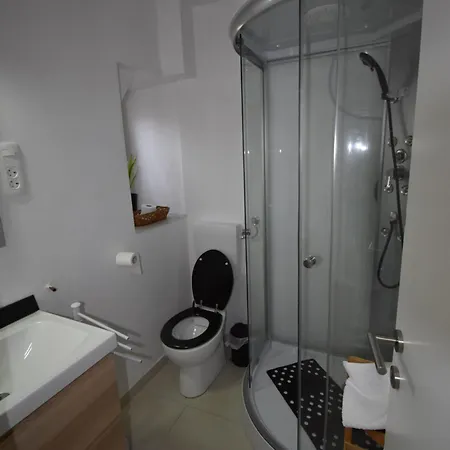 Daire Free Alps, Massage & Wine Bovec