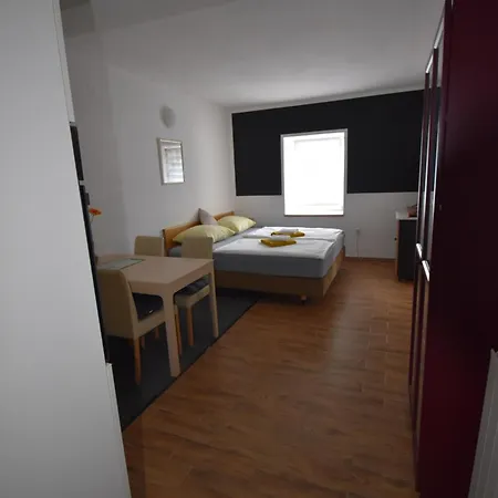 Daire Free Alps, Massage & Wine