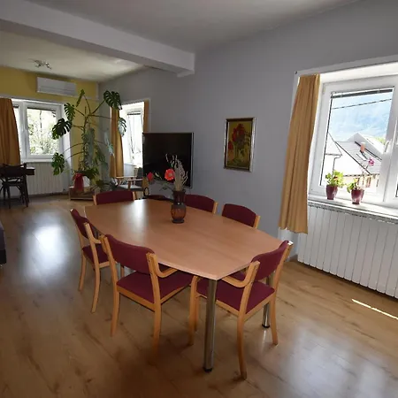 Apartment Free Alps, Massage & Wine Bovec