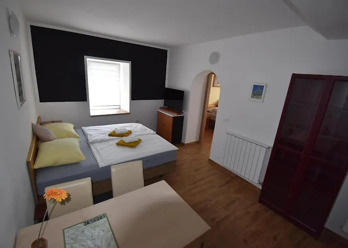 דירה Free Alps, Massage & Wine