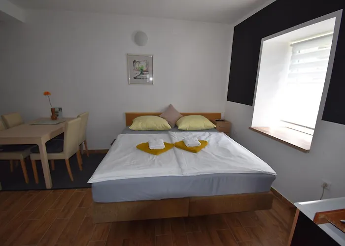 דירה Free Alps, Massage & Wine