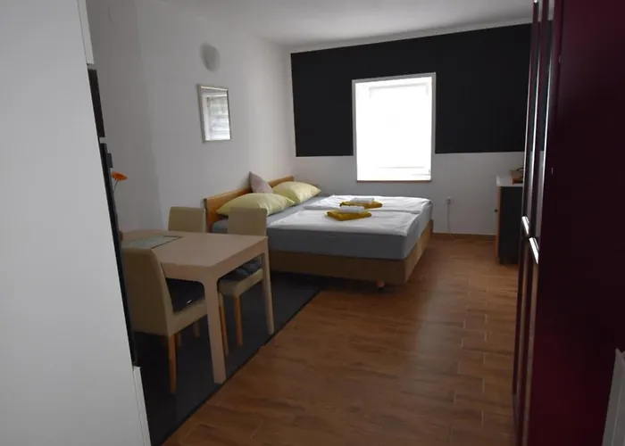 דירה Free Alps, Massage & Wine