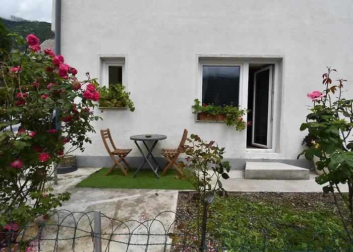 Free Alps, Massage & Wine * בובק