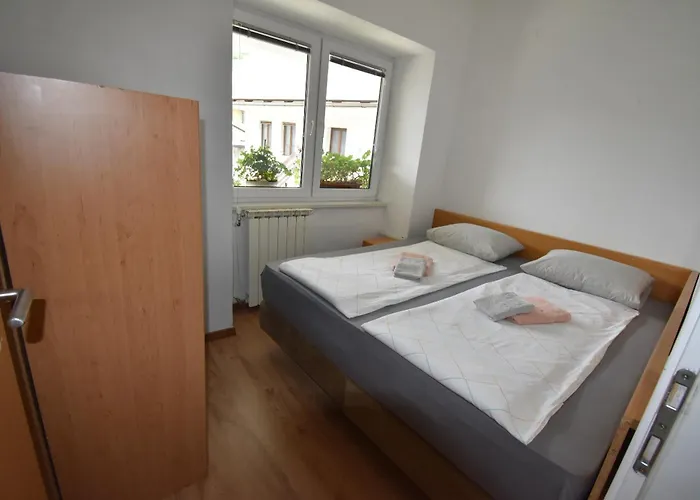 Free Alps, Massage & Wine דירה