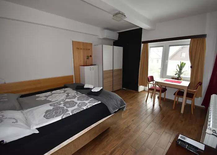 Free Alps, Massage & Wine דירה