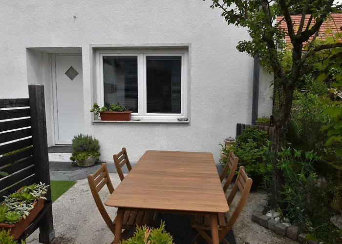 דירה Free Alps, Massage & Wine