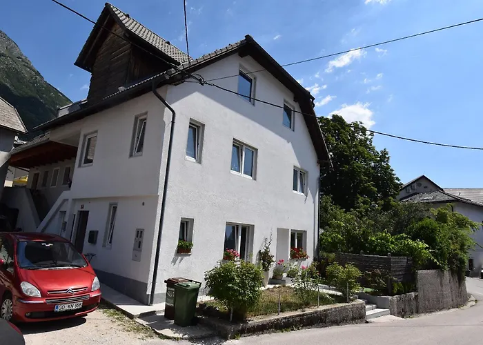 Free Alps, Massage & Wine דירה